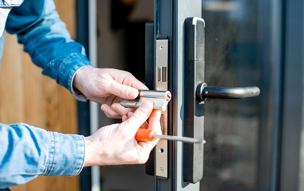 Commercial-Lock-Repair-Speedy-Locksmith-CA