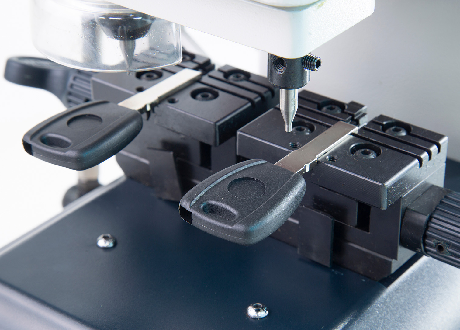 Car-Key-Duplication-Speedy-Locksmith-CA